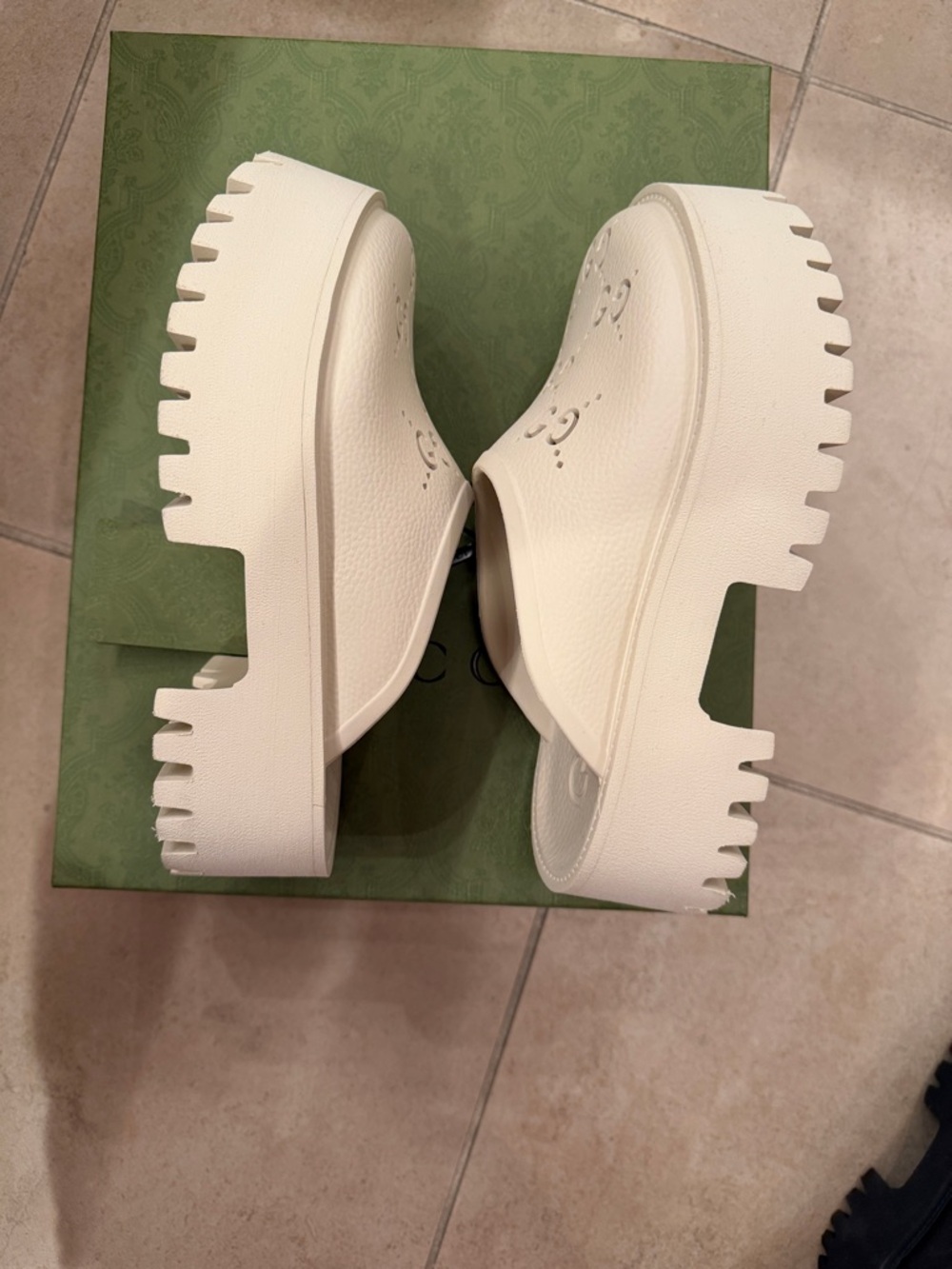 Gucci Cream Perforated GG Slip-On Clogs - Picture 4 of 4